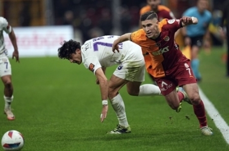 Sallai beadásából egyenlített és egy pontot szerzett a Galatasaray