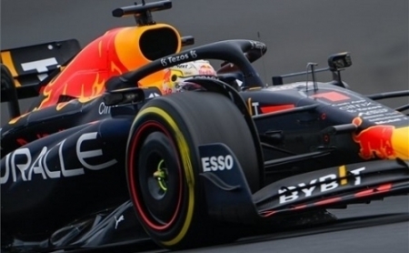 Verstappen nyerte a telt házas viadalt